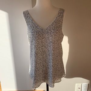 Women's Black and White Patterned Top